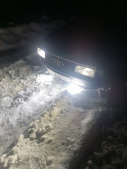 Застряла в снегу в снт. вытащить застрявшую машину Аудио 80.