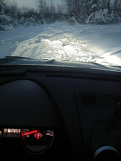 помогите,  вытащить машину застрял в лесу у родника дёрнуть метров 50 вытащить застрявшую машину Ниссан кашкай