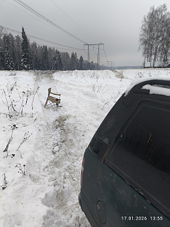 Рыхлый снег застряли на съезде с поля не далеко от дороги, до асфальта метров 15  вытащить застрявшую машину Opel