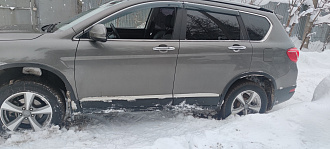 помогите пожалуйста,  не доехал до дачи. Сидит на брюхе, колёса крютяться, а толку ноль. вытащить застрявшую машину Ховал Н6