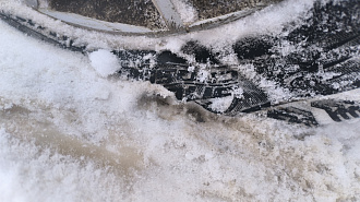 Поменять резину - порезали колеса вытащить застрявшую машину не указано