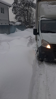 Застрял частный сектор, клея, снег 500 метров до дороги. вытащить застрявшую машину Газель некст