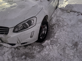 Застрял на выезде с участка. Дернуть до просеки  вытащить застрявшую машину Volvo xc60