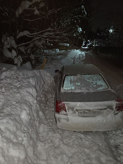 Застряла в колее 500 метров от асфальта. вытащить застрявшую машину Тойота авенсис.