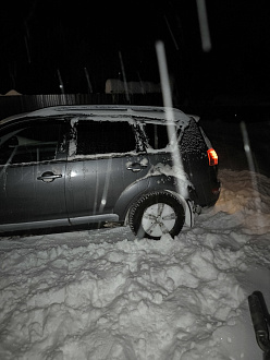 Застрял в СНТ Поиск владимирская область Александровский район. В СНТ дороги не чищены и я уселся в середине СНТ. Спустить бы машину на участок вытащить застрявшую машину Митсубиси аутлендер xl МКПП