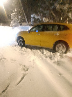 Застрял в населённом пункте в колее 150 метров от дороги. вытащить застрявшую машину Хавал джулио.