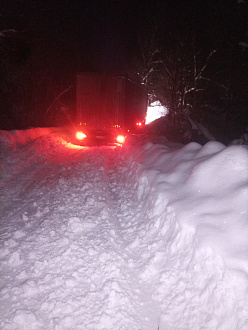 500 метров до жёсткого. вытащить застрявшую машину Грузовик.