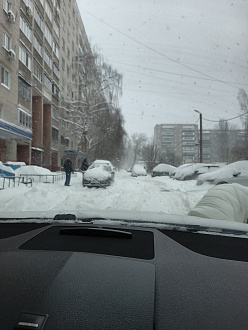 Застряли во дворе вытащить застрявшую машину Мерседес w204