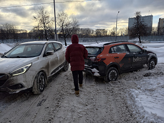 помогите, вытащить машину, мешаю проезду других людей вытащить застрявшую машину не указано