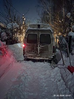 помогите, застрял , возможно присел брюхом вытащить застрявшую машину Газель