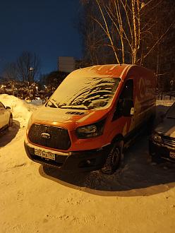 помогите пожалуйста,   вытащить застрявшую машину Транзит