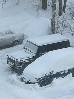 Нужно помочь прикурить машину, минут 20 покрутить мотор придется, прихватился видимо дизель от мороза. вытащить застрявшую машину Mercedes G