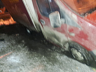 помогите,  вытащить застрявшую машину Газель 