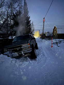 прошу помощи, вытащит машину из ливневки вытащить застрявшую машину chevrolet suburban