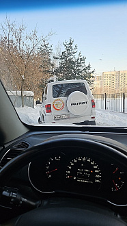 прошу помощи,застряла машина,провалилась колесом,отлил бензин,нужен рывковый тросс,вытащить что бы выровнялся,дальше вылезу сам  вытащить застрявшую машину УАЗ ПАТРИОТ