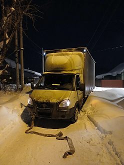 Застрял в населённом пункте на дороге при повороте налево. вытащить застрявшую машину Газель бизнес.