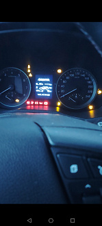 Сел аккумулятор вытащить застрявшую машину Hyundai