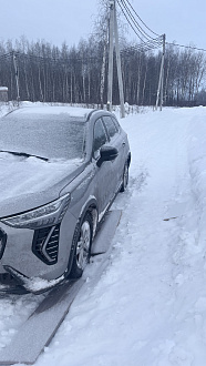 помогите пожалуйста, застрял на подъезде к дому, правая ось в. канаве под снегом. Дернуть чтоб сдвинулся, застрял в 2х минутах от дома  вытащить застрявшую машину HAVAL jolion 