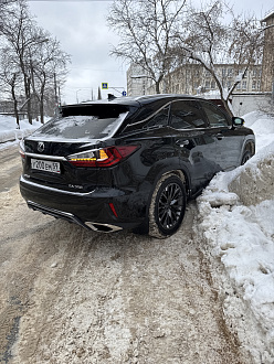 Я застряла в городе в сугробе при парковке. вытащить застрявшую машину Lexus rx 350.