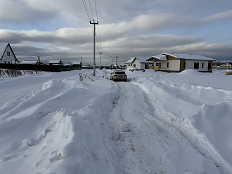 прошу помощи, повис на брюхе на нечищенной дороге. Крюк и трос динамика есть вытащить застрявшую машину Audi