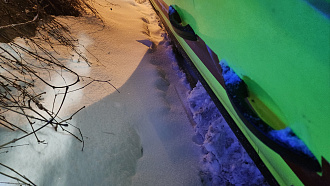 Стоим в переулке на автомобиле скорой помощи..застряли в снегу...неможем выехать...сожгли сципление вытащить застрявшую машину Форд транзит