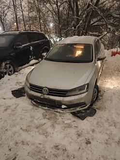 помогите, завяз в снеге  вытащить застрявшую машину Volkswagen Jetta