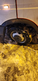 помогите пожалуйста, нужен насос.  вытащить застрявшую машину Газель 