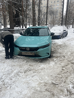 Застрял во дворе вытащить застрявшую машину Хонда