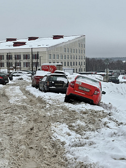 помогите, машина потихоньку скатывается в обрыв  вытащить застрявшую машину Лада