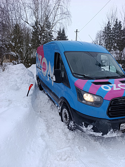 помогите пожалуйста,  застрял, не сильно , сам выехать не могу, дёрнуть 10 метров  вытащить застрявшую машину Форд транзит 