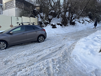 Застрял в рыхлом снегу тут горка подняться не могу вытащить застрявшую машину Hyndai i30