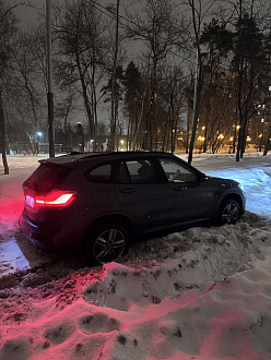 помогите, застрял в снегу  вытащить застрявшую машину BMW