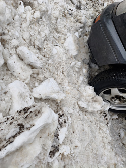 прошу помощи, застрял сел брюхом , дёрнуть метров 5 до нормальной дороги  вытащить застрявшую машину Фольксваген гольф 