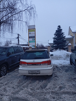 5 метров от асфальта. вытащить застрявшую машину Тойота виста ардео.