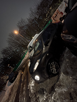 помогите, машина села на дно по выезде с парковки, прошу помощи вытащить машину вытащить застрявшую машину Ниссан Жук