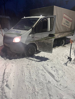помогите пожалуйста,  застрял водитель. Связь там плохая интернета нет. Телефон водителя   вытащить застрявшую машину Газель
