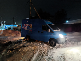 помогите, встала на ровном месте, чутка дернуть вытащить застрявшую машину Газель