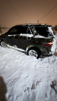 Да. вытащить застрявшую машину Mercedes ml в 166.