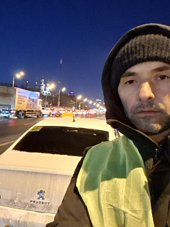 помогите, 300 м дотащить до заправки. От заправки недалеко с другой стороны дороги.. Трос есть.  вытащить застрявшую машину Пежо 