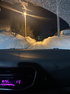 Застрял в деревне Куюки на дороге не чищена дорога стою уже долга заканчивается бензин вытащить застрявшую машину Веста