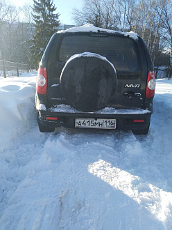 помогите,  сел на днище до ащить до дороги 15 м вытащить застрявшую машину ШНива