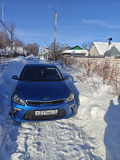 Застрял в снегу вытащить застрявшую машину KIA RIO 4