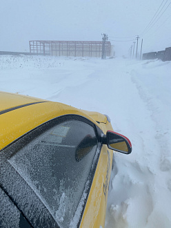 Застряла в поле в колее 800 метров от трассы. вытащить застрявшую машину Kia rio автомат