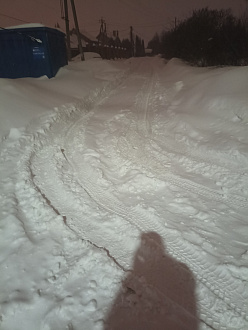 Сели в СНТ чтобы выехать нужно нас потянуть назад. Тут лёд. Проехать не легко колея тоже глубокая. вытащить застрявшую машину Газель