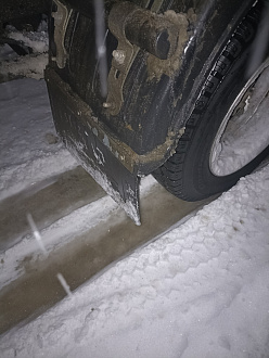 Сели в СНТ чтобы выехать нужно нас потянуть назад. Тут лёд. Проехать не легко колея тоже глубокая. вытащить застрявшую машину Газель