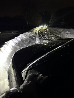 помогите пожалуйста,  застрял в сугробе  вытащить застрявшую машину Ford explorer 5