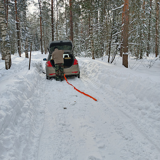 Застряли в лесу в колее до трассы горьковского шоссе 600 метров. вытащить застрявшую машину Иосип.