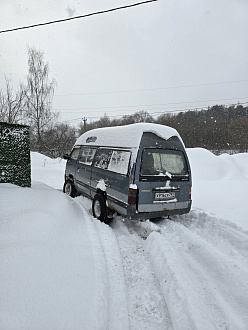 помогите пожалуйста,  Опять застряли)нужно вытащить трос есть) вытащить застрявшую машину Опять застряли)нужно вытащить трос есть)