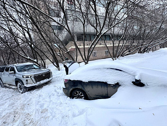 Застрял в снегу сел походу на дно вытащить застрявшую машину Мазда3