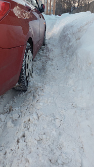 помогите, машина села на снег, сцепление не работает, нужно вытащить со снега с тросом вытащить застрявшую машину Hyundai 
